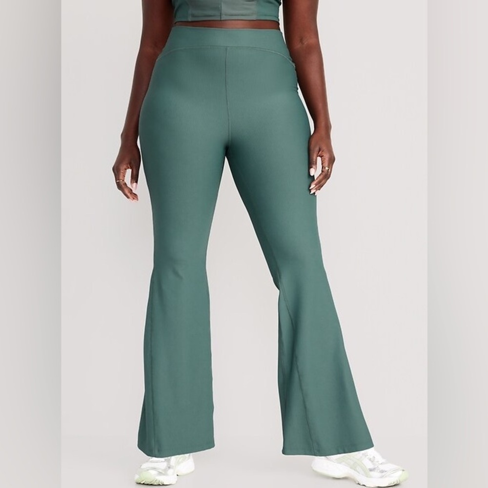Old Navy 4X Extra High-Waisted PowerSoft Ribbed Super Flare Leggings